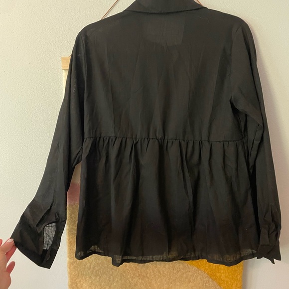 Size medium black loose fitting button down shirt - Picture 2 of 2